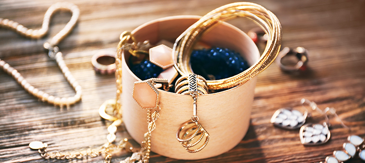 How to Clean Your Jewelry Box